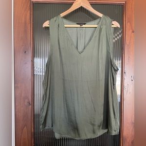 Banana Rebublic army green tank XL GUC